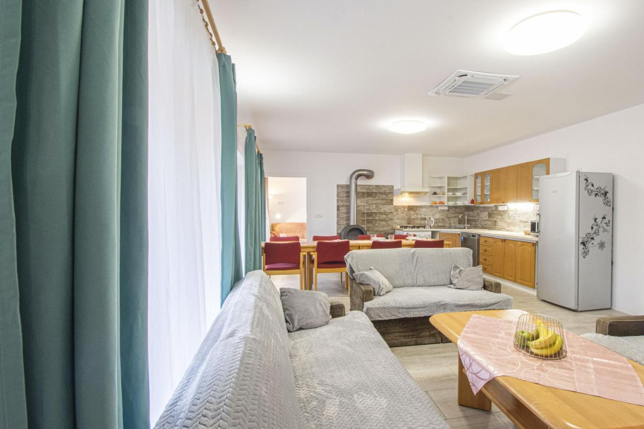 Velky Apartman Zlamanka Kroměříž Εξωτερικό φωτογραφία